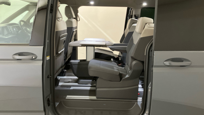 Volkswagen Multivan 2.0 TDI Life 5dr DSG Diesel Estate - Image 24